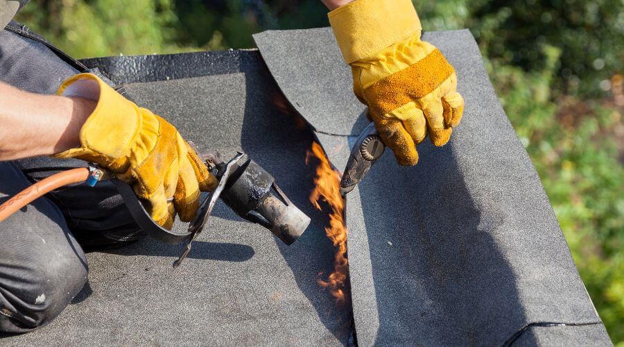 Expert Emergency Roof Repairs services in Yates Center, KS